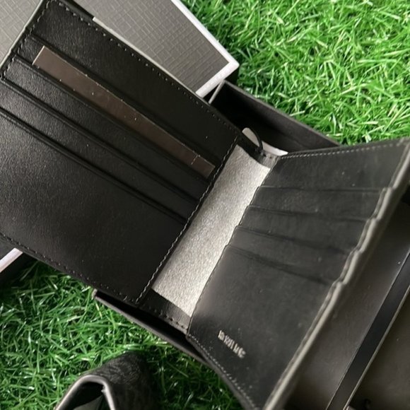 Michael Kors Boxed Signature 3 in 1 Bifold Wallet In Black / Flame Red - Picture 10 of 13